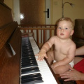 14.7.2009 malý pianista :)