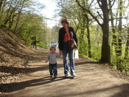 24.4.2010 s babičkou a s tetou na výletě v Mariánském údolí